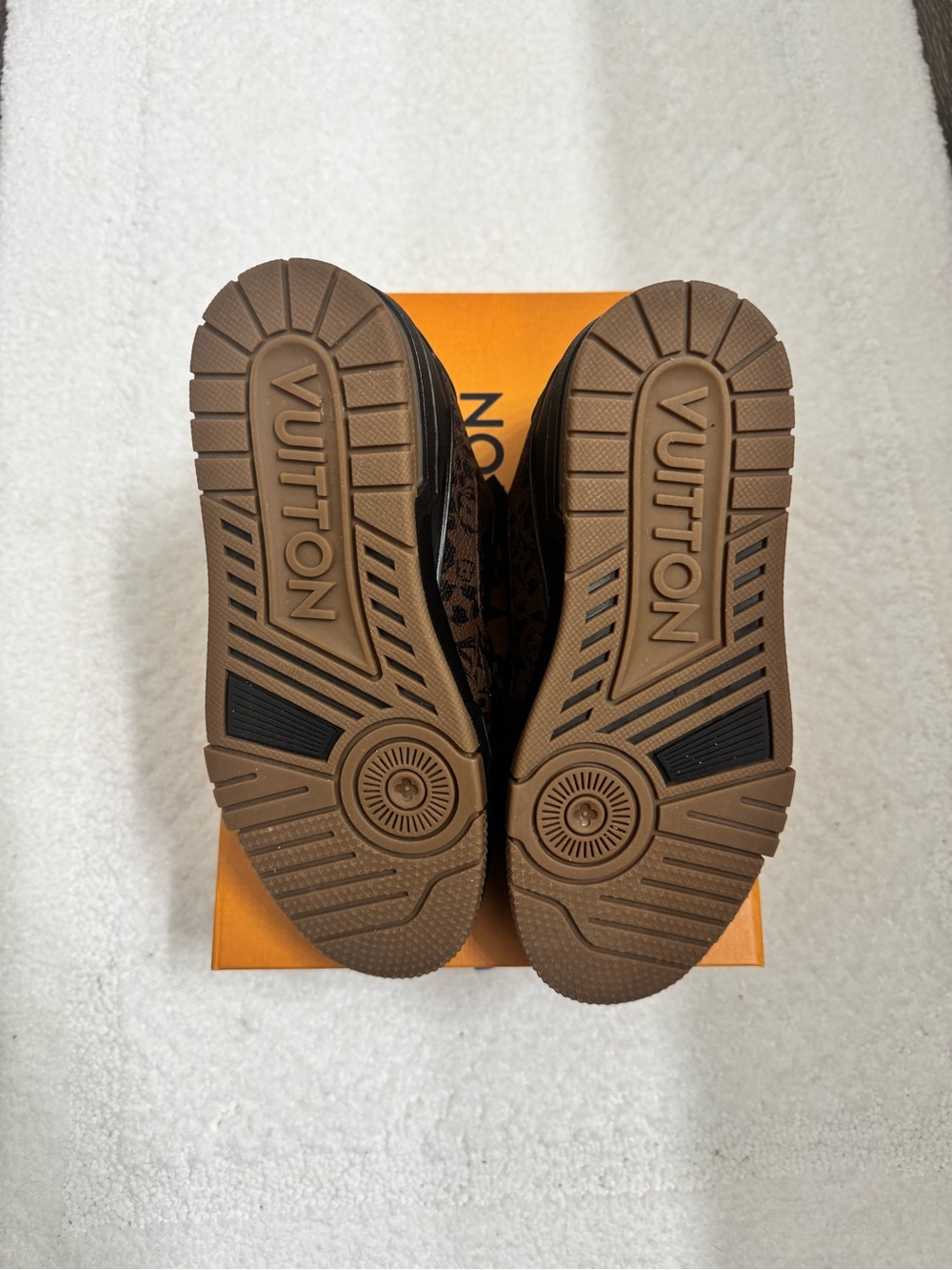 Louis Vuitton Brown Monogram Low-Top Sneakers with Gold Logo - Picture 2 of 4